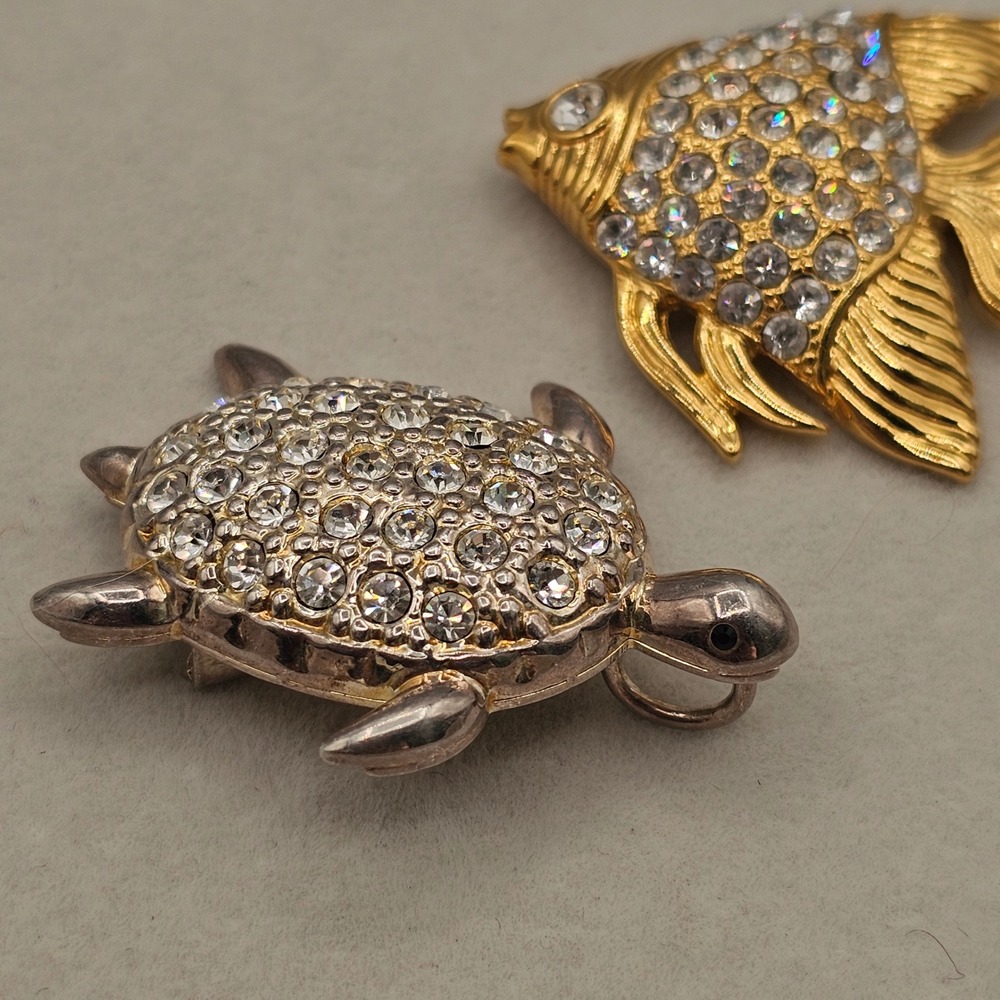 Vintage Rhinestone Turtle and Angel Fish Brooch Pin Set Gold Silver Tone Coastal - Picture 5 of 12